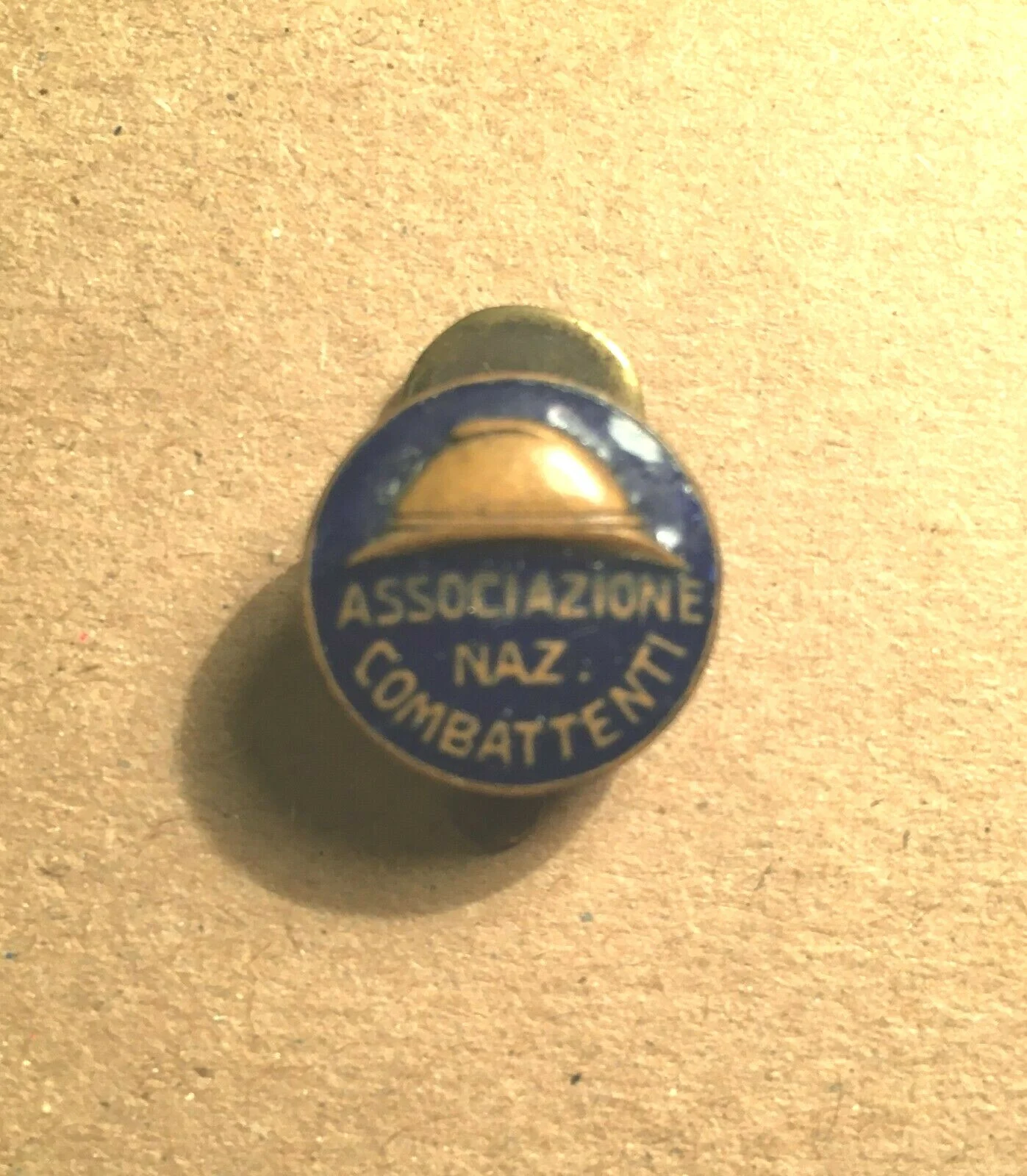 Distintivo dell'Associazione Nazionale Combattenti, L. Fassino, Torino
