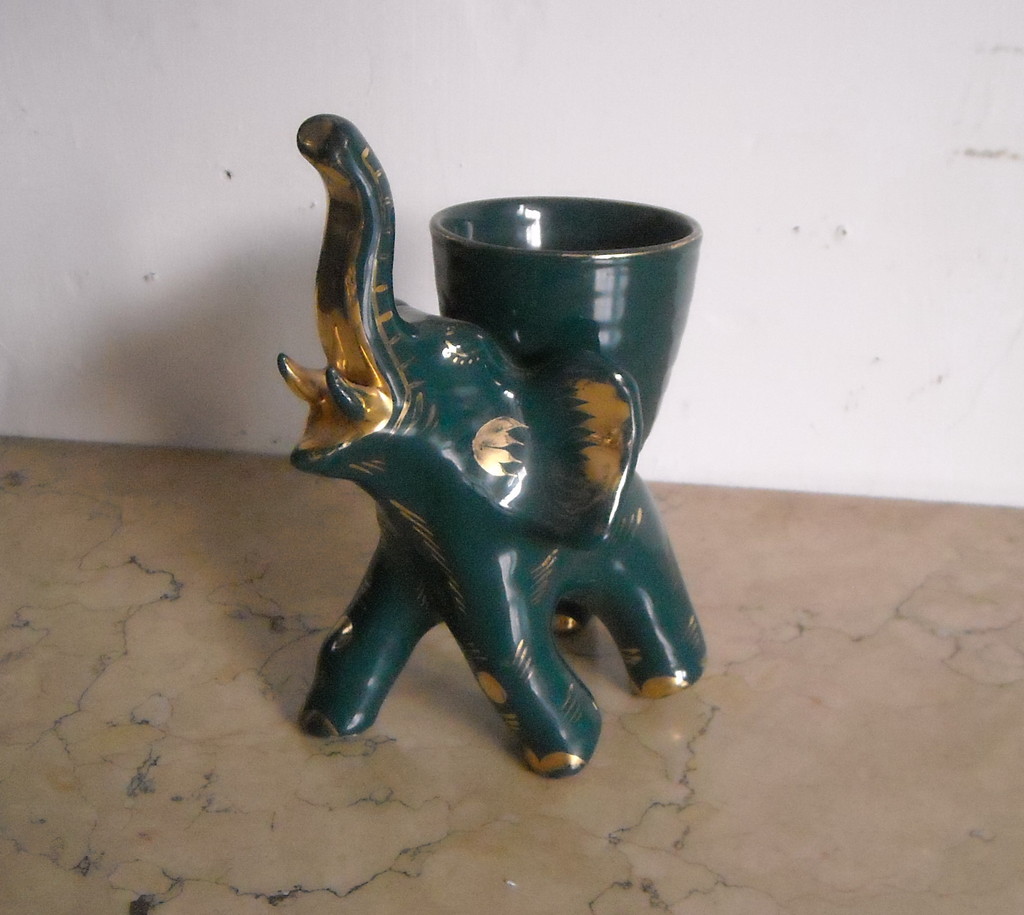 Scultura In Ceramica A Forma Di Elefante, Soprammobile Decorativo Da Collezione