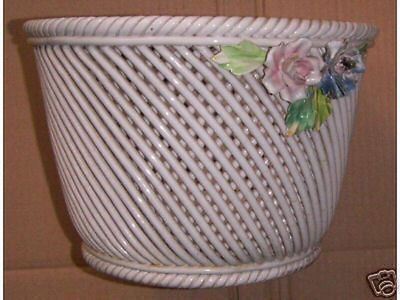 Napoli Capodimonte: Vaso Intrecciato Con Fiori