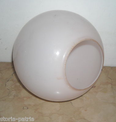 Coppa Per Lampada O Lampadario d'Epoca In Vetro Globulare Lattiginoso