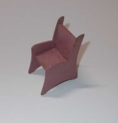 Sedia In Miniatura In Legno Laccato Rosa Di Ispirazione Futurista