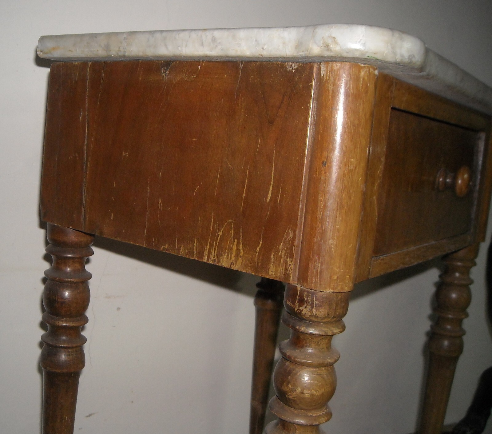 Decorativo Complemento d'Arredo: Tavolinetto Comodino Da Restaurare