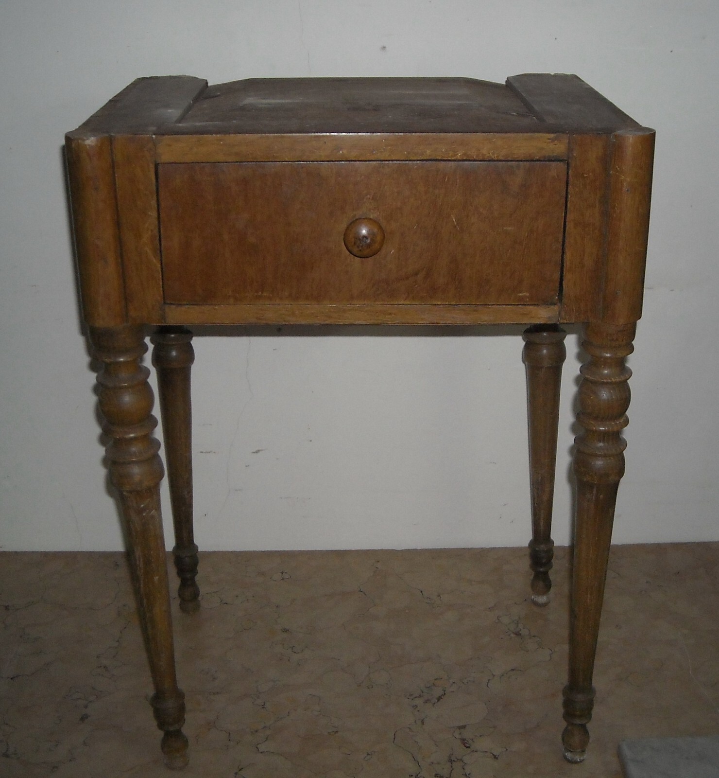 Decorativo Complemento d'Arredo: Tavolinetto Comodino Da Restaurare