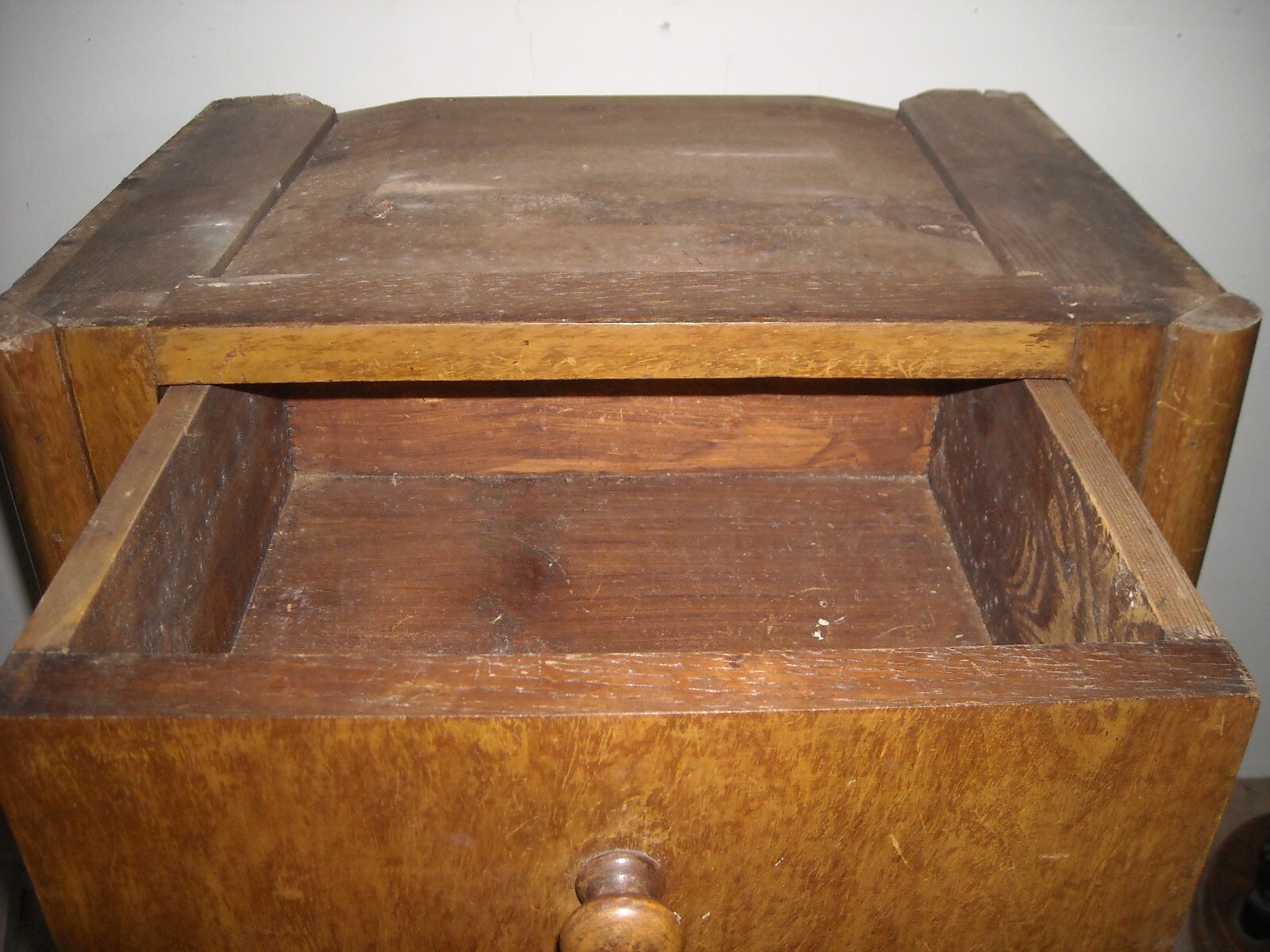 Decorativo Complemento d'Arredo: Tavolinetto Comodino Da Restaurare