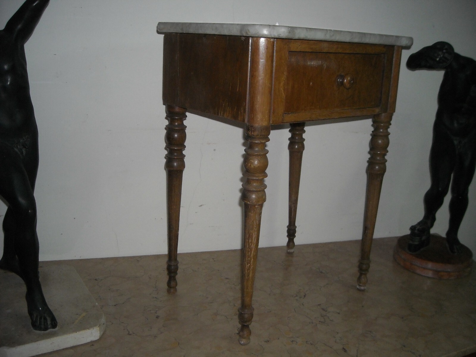 Decorativo Complemento d'Arredo: Tavolinetto Comodino Da Restaurare