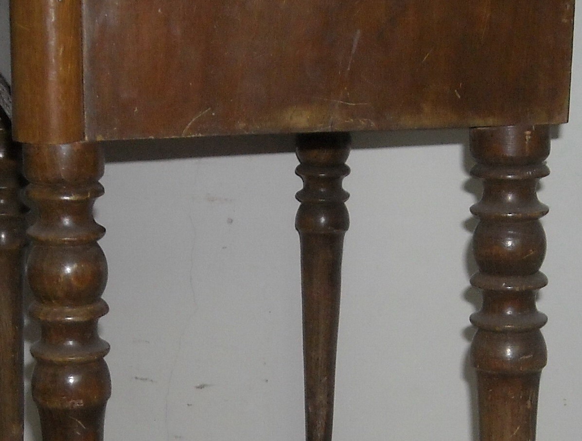 Decorativo Complemento d'Arredo: Tavolinetto Comodino Da Restaurare