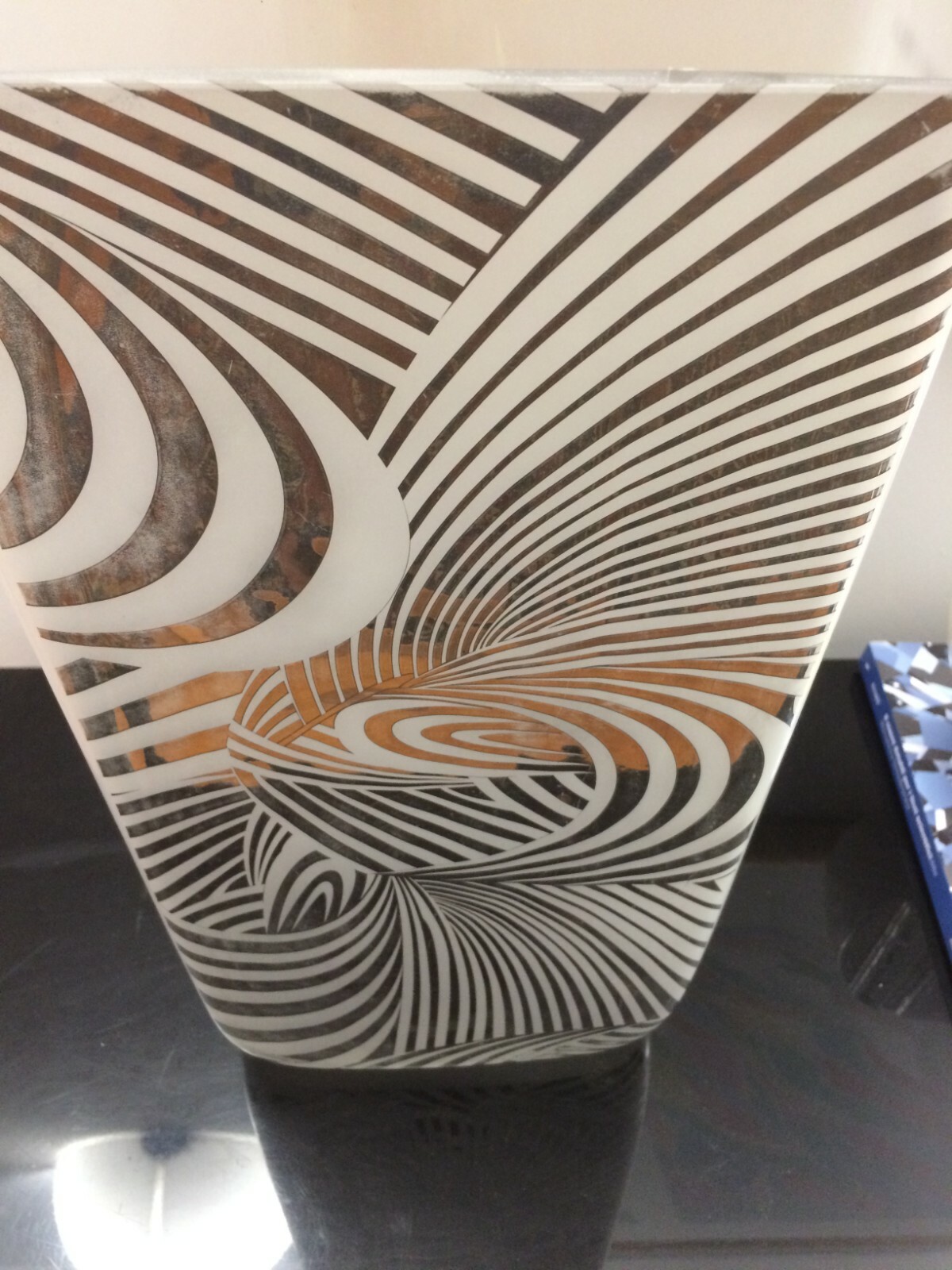 Vaso Decorativo In Vetro Opalescente E Laminato Argentato, Marchio Settimo Cielo