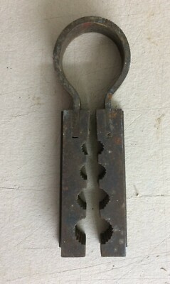 Arti E Mestieri: Attrezzo Tecnico Da Lavoro Inusuale (forse Morsa)