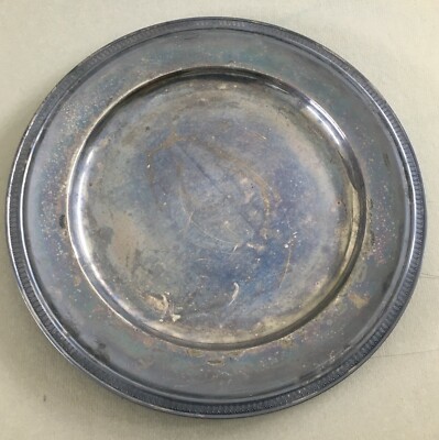 Argenteria Decorativa E Da Collezione: Vassoio Tondo Con Tesa In Rilievo