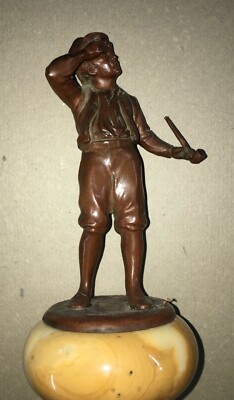 Arte: Graziosa Scultura Bronzea Di Un Giovanotto Con La Pipa