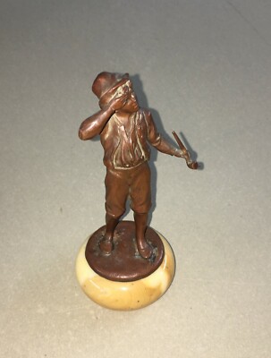 Arte: Graziosa Scultura Bronzea Di Un Giovanotto Con La Pipa