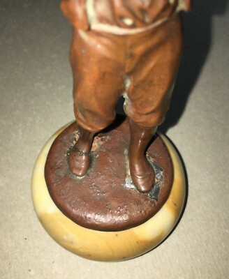 Arte: Graziosa Scultura Bronzea Di Un Giovanotto Con La Pipa