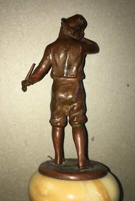 Arte: Graziosa Scultura Bronzea Di Un Giovanotto Con La Pipa