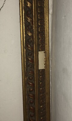 Cornice d'Epoca In Legno Dorato Con Decorazioni In Rilievo