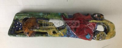 Artistica Ceramica Policroma Con Motivi Decorativi In Rilievo A Forma Di Pesci