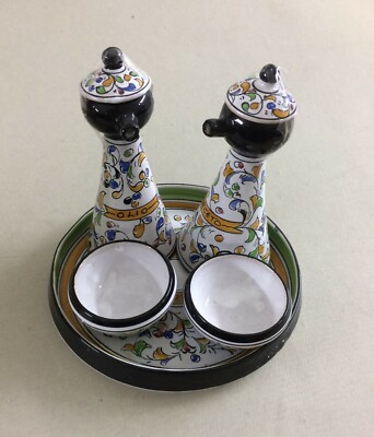 Umbria, Roccaporena: Set Da Tavola In Ceramica Con Oliera, Saliere E Vassoio