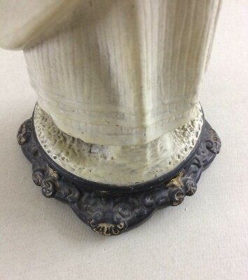 Scultura Antica Di Figura Popolare Con Tamburello