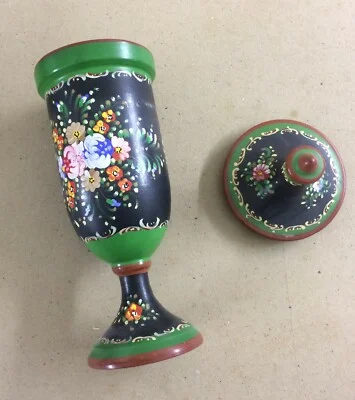 Collector's Ceramic with Polychrome Floral Decoration, Deruta, Gialletti, 20th Century