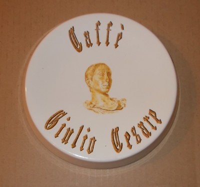 Caffè Giulio Cesare: Vassoio Pubblicitario In Ceramica Decorata