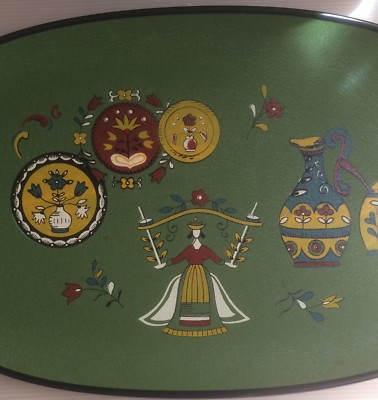 Design, Modernariato E Folklore Sardo: Vassoio Decorativo In Materiale Pressato