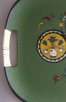 Design, Modernariato E Folklore Sardo: Vassoio Decorativo In Materiale Pressato