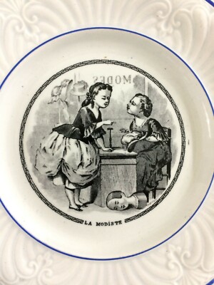 Folklore, Mestieri E Moda: La Modista. Piatto Decorativo In Ceramica Di Creil