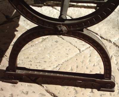 Tavolo Neo Rinascimentale In Legno Ebanizzato Con Mascheroni
