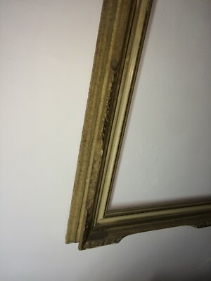 Cornice In Legno Laccato E Dorato A Guisa Di Laccatura Fiorentina