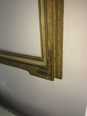 Cornice In Legno Laccato E Dorato A Guisa Di Laccatura Fiorentina