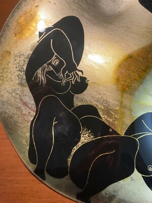 Arte, Sensualità, Nudi Femminili: Inusuale Vetro Decorato Artisticamente Modellato