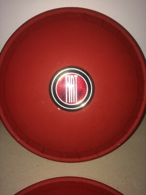 Automobili: Ricambi Fiat, Copri Cerchioni Inusuali Color Rosso Da Collezione