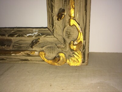 Cornice d'Epoca In Legno Laccato E Dorato Artisticamente Modellata