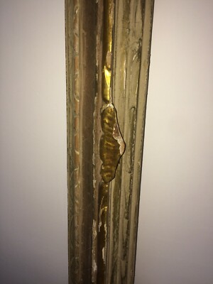 Cornice d'Epoca In Legno Laccato E Dorato Artisticamente Modellata