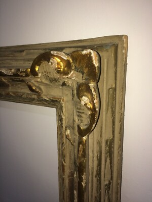 Cornice d'Epoca In Legno Laccato E Dorato Artisticamente Modellata