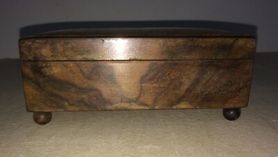 Scatola Portagioie In Legno Intarsiato Con Decoro Architettonico