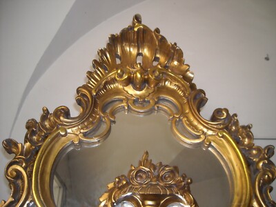Grande Specchiera Dorata Con Decorazione A Pastiglia