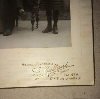Faenza: Ritratto Di Famiglia, Studio Fotografico Cattani