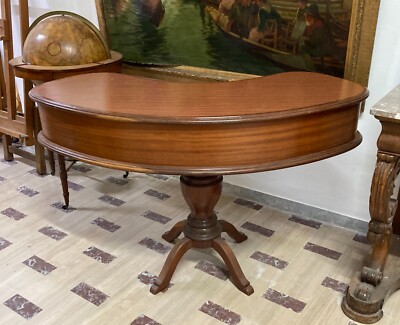 Inusuale Complemento d'Arredo: Tavolo A Fagiolo Del XX Secolo