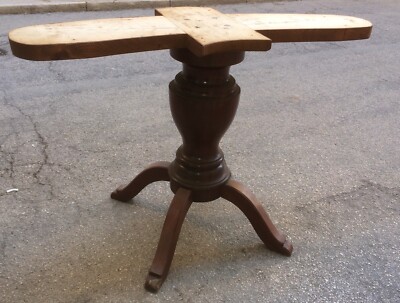 Inusuale Complemento d'Arredo: Tavolo A Fagiolo Del XX Secolo