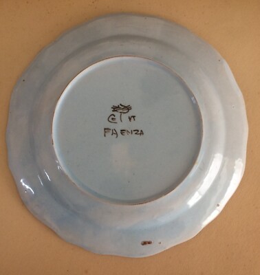 Piatto In Ceramica Di Faenza Con Decoro Floreale