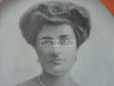 Carlo Striccoli, Portrait of a Noblewoman on a Ceramic Plate