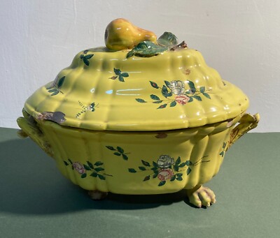 Antica Zuppiera In Ceramica Con Decoro Floreale, Pomolo A Pera E Piedi Leonini