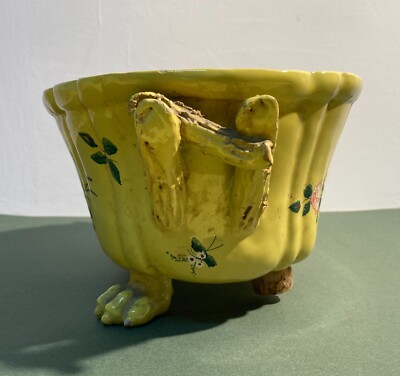 Antica Zuppiera In Ceramica Con Decoro Floreale, Pomolo A Pera E Piedi Leonini