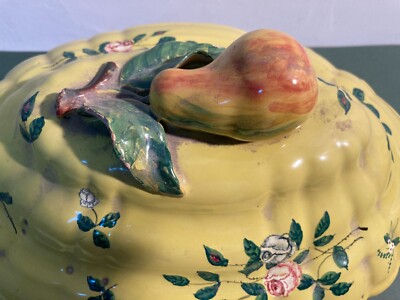 Antica Zuppiera In Ceramica Con Decoro Floreale, Pomolo A Pera E Piedi Leonini
