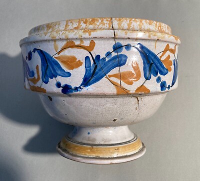 Zuppiera Antica In Ceramica Popolare Con Decori Floreali Policromi