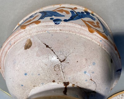 Zuppiera Antica In Ceramica Popolare Con Decori Floreali Policromi