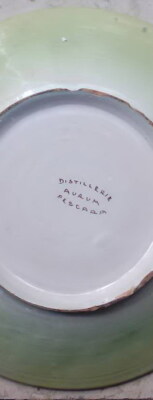 Abruzzo: Piatto Decorativo In Ceramica Verde, Distillerie Aurum Pescara, Attribuibile A Guido Andlovitz