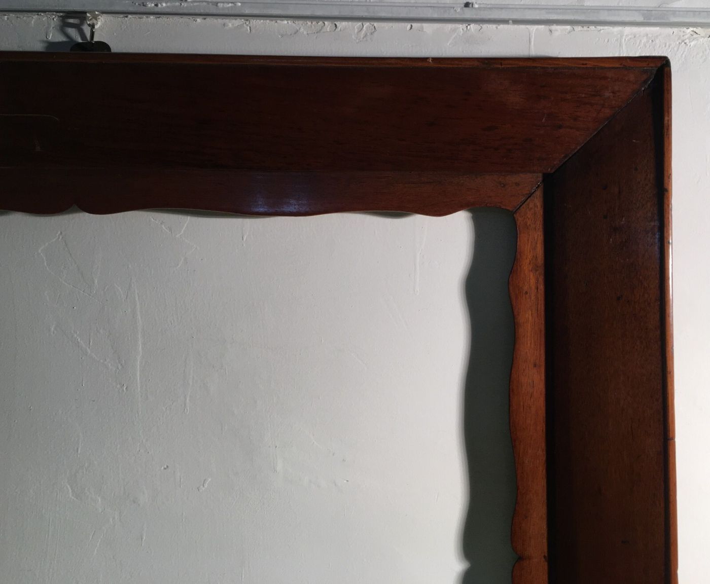 Grande Cornice Decorativa In Legno Della Metà Del XIX Secolo