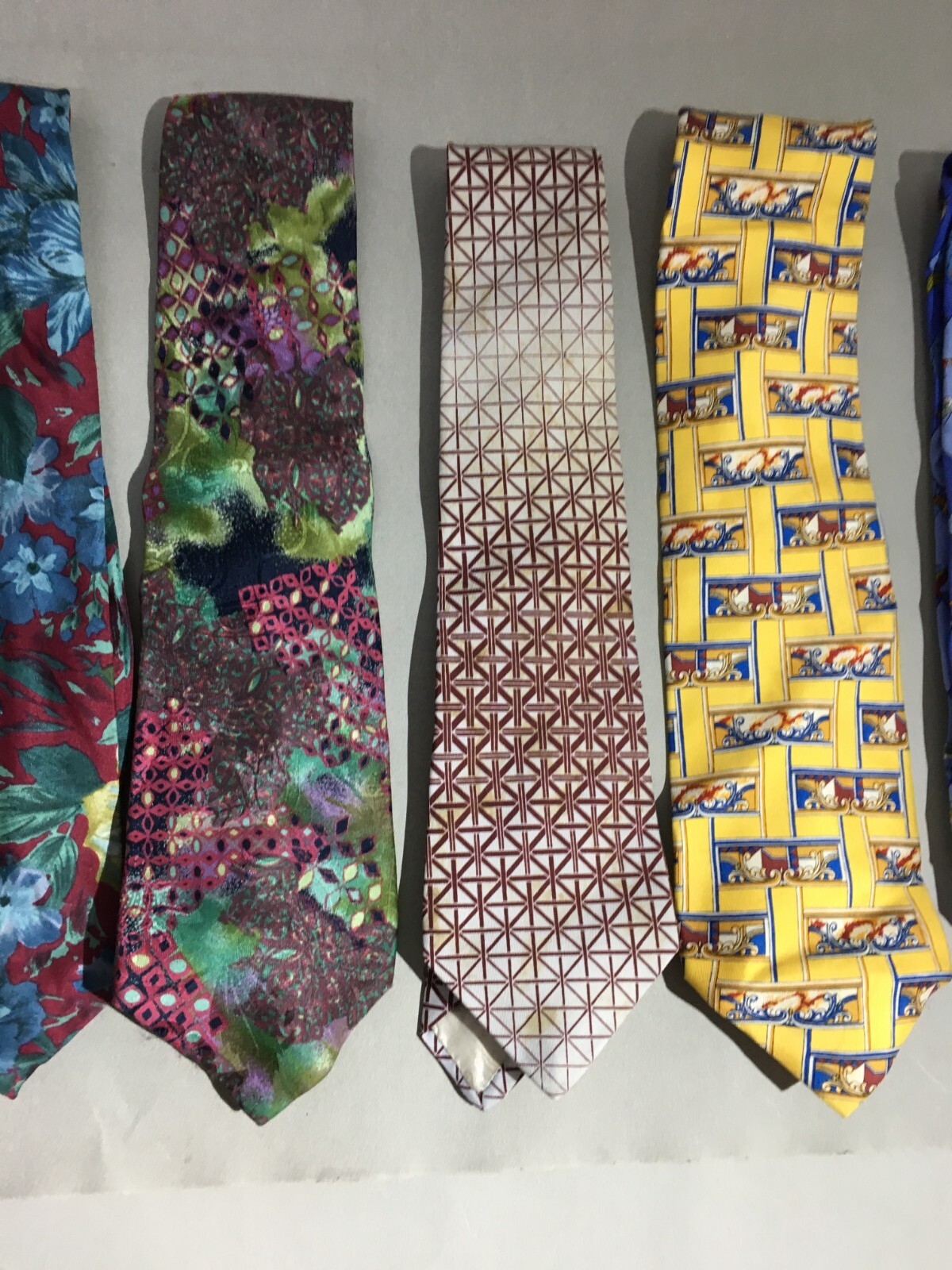 Abbigliamento Maschile Vintage: Cravatte In Tessuti Decorati