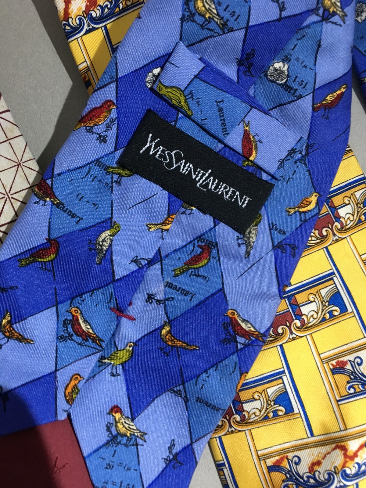 Abbigliamento Maschile Vintage: Cravatte In Tessuti Decorati